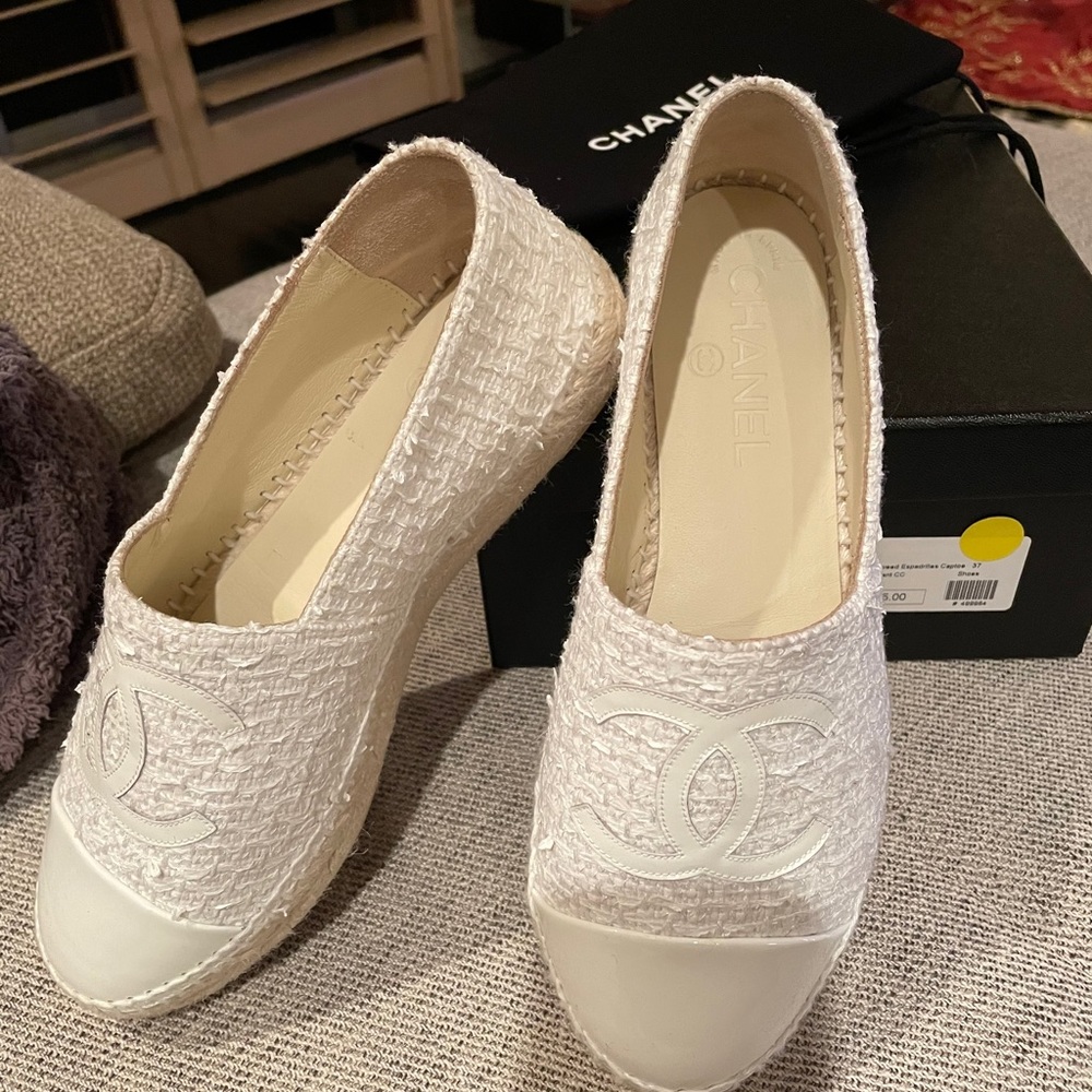 Chanel tweed espadrilles captoe  white patent CC